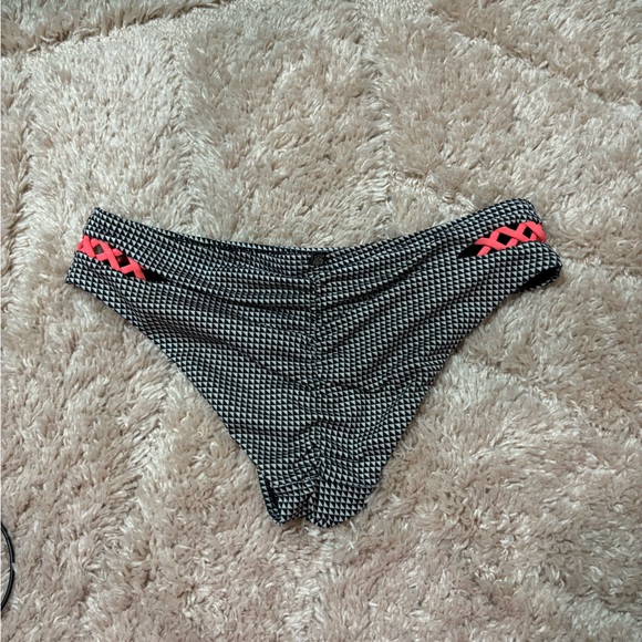 LaVie En Rose checkered bikini bottoms size medium - Picture 3 of 3